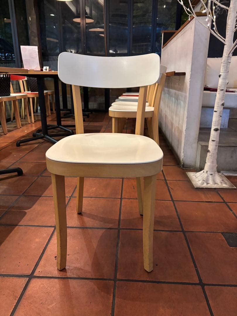 【皿洗いの民】 vitra バーゼルチェア