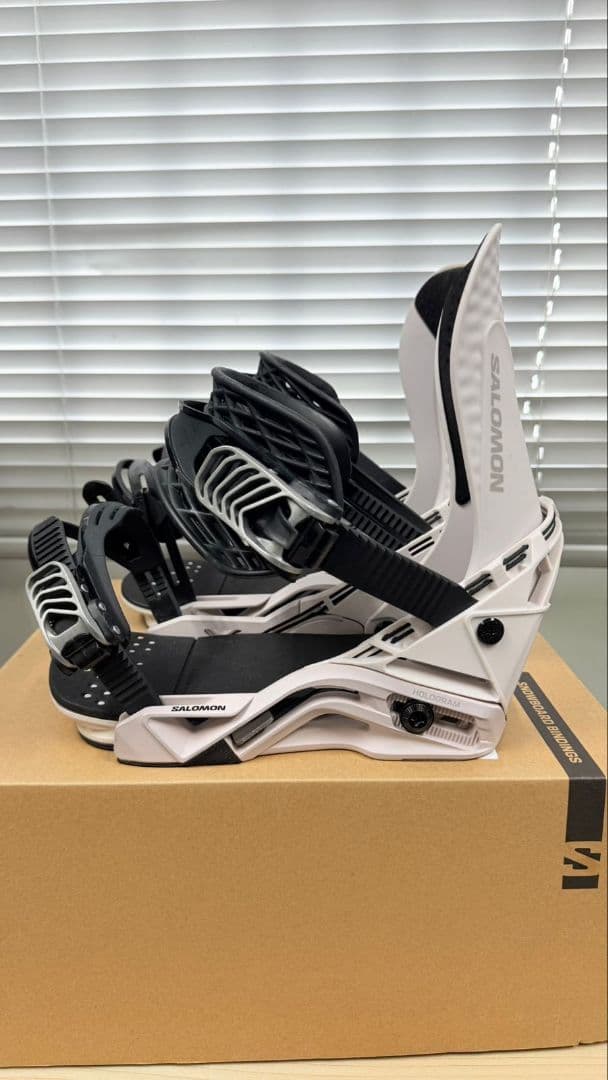 スノーボード SALOMON HOLOGRAM M SIZE