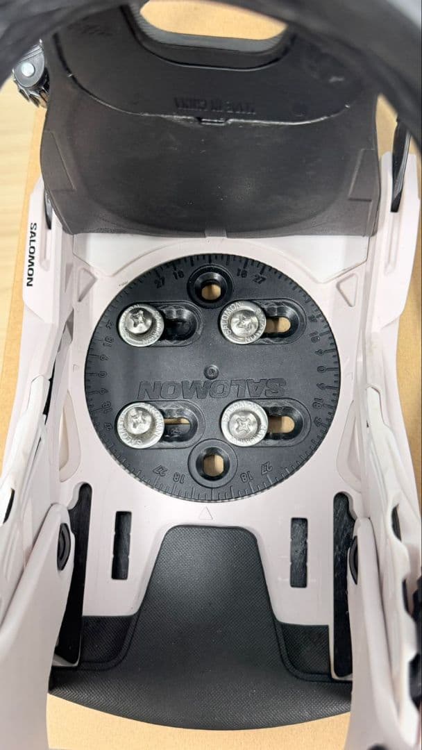 スノーボード SALOMON HOLOGRAM M SIZE