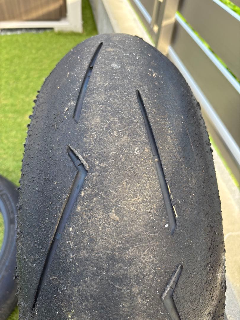 ピレリ　スーパーコルサ SC1 V4 前後セット