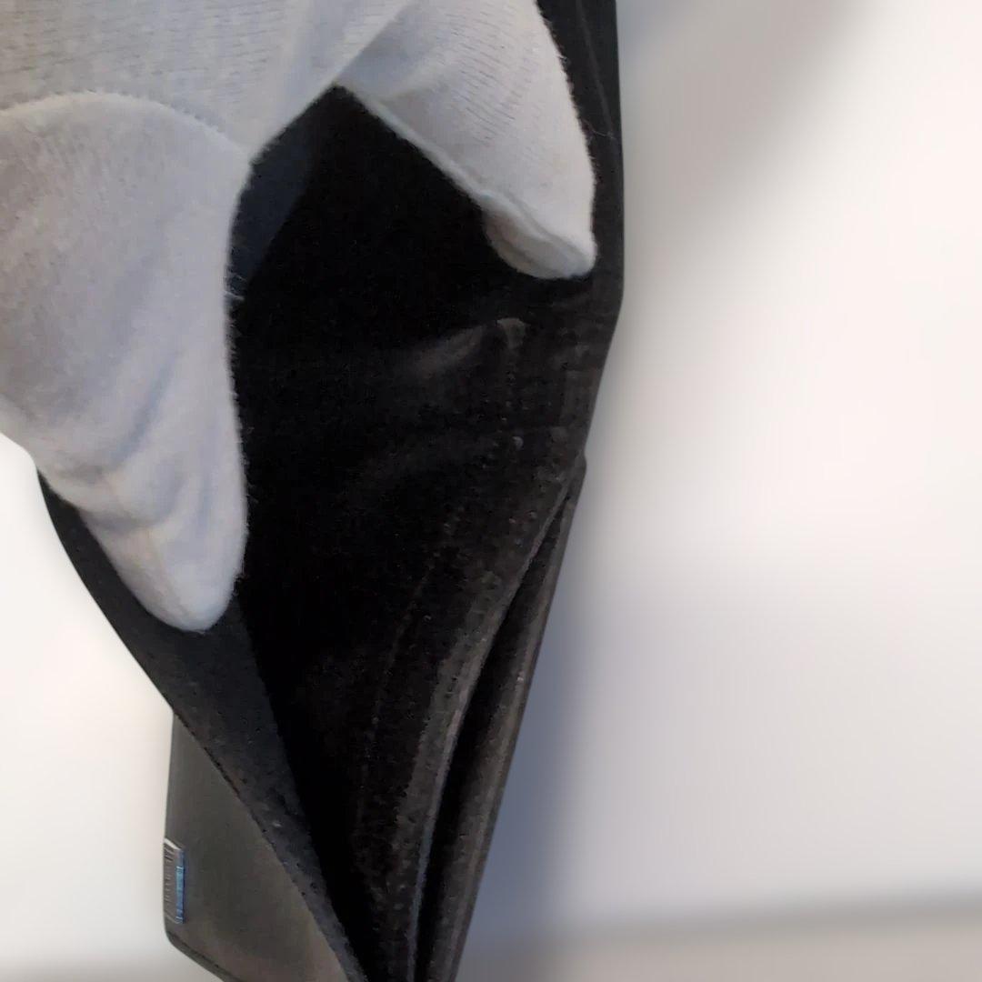 PORTER折り財布　カレント　ブラック　レザー　フラップ　ブランドロゴ金具