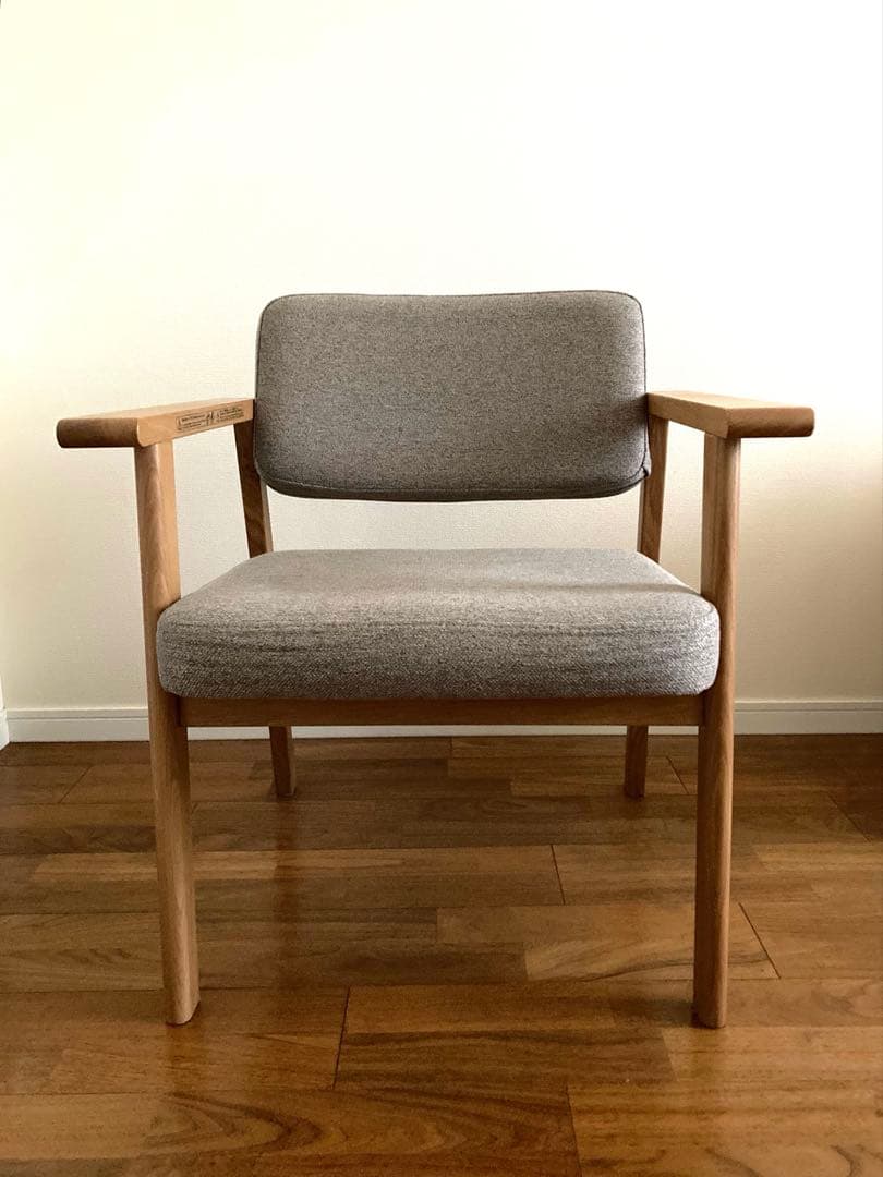 【美品】～間もなく出品終了～無印良品　木製アームチェア　張地：ライトブラウン