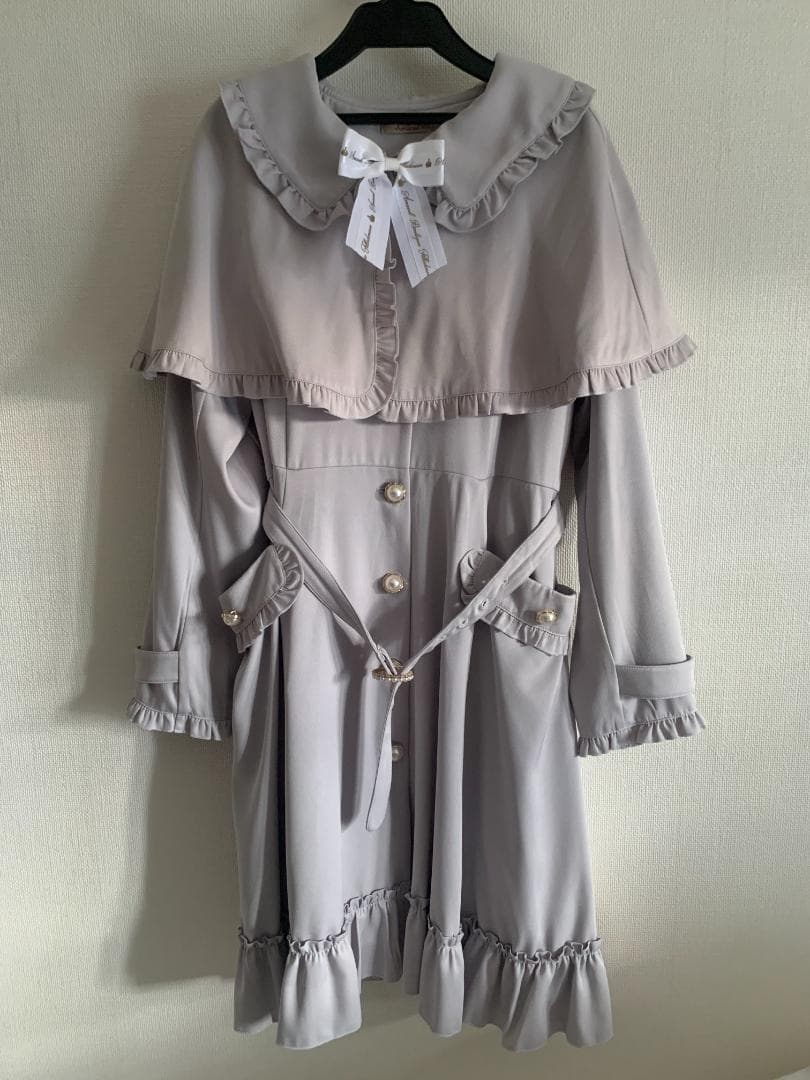 Amavel バッスルドレストレンチコート グレー