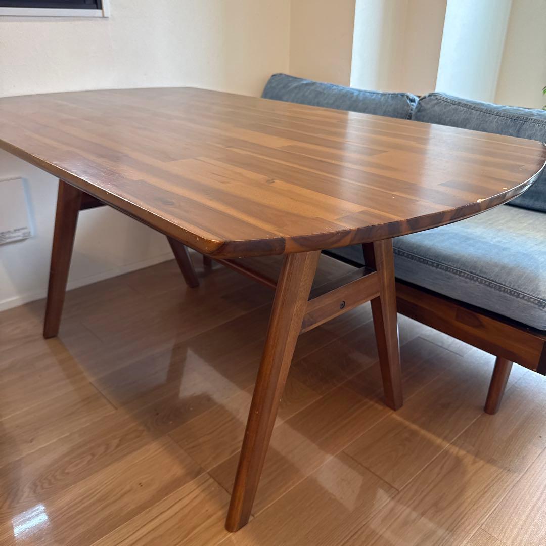 スウェラ　ダイニングテーブル