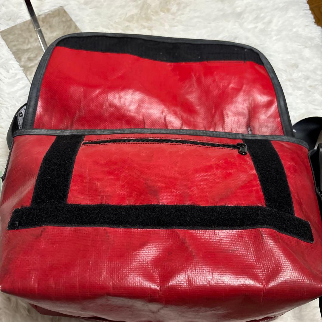 フライターグ　メッセンジャーバッグ　赤