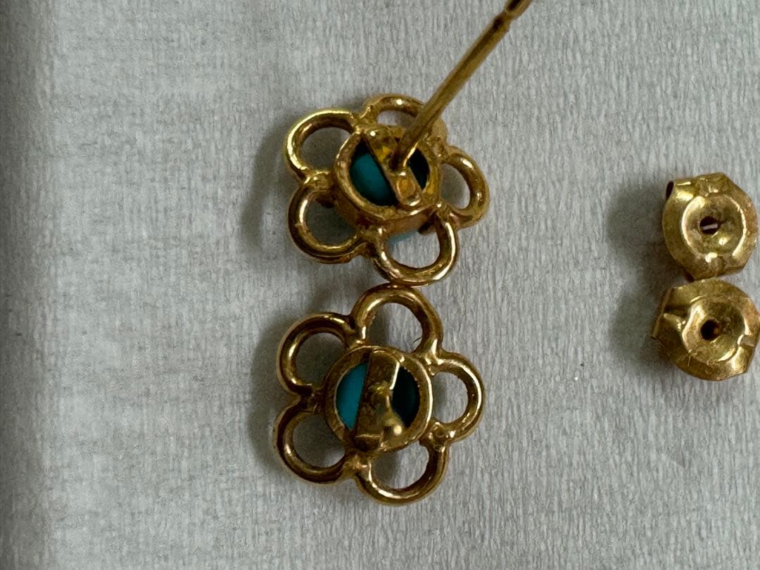 K18 ピアス　1.12g 貴金属　金　フラワー