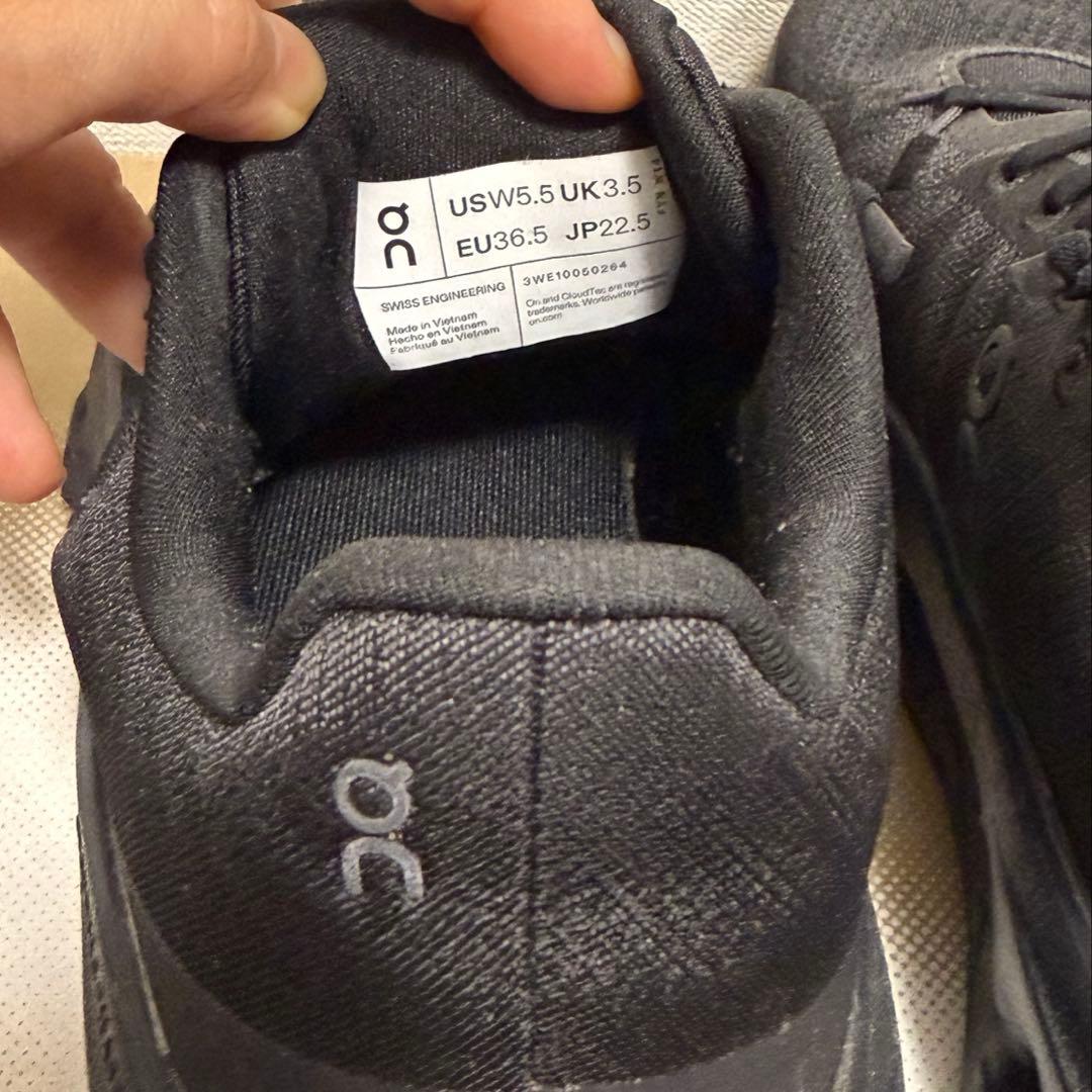 【美品】on Cloudtilt 22.5cm ブラック