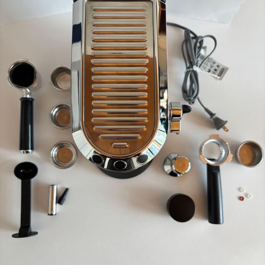 【迅速発送】デロンギ　デディカ　EC680　エスプレッソマシン　シルバー