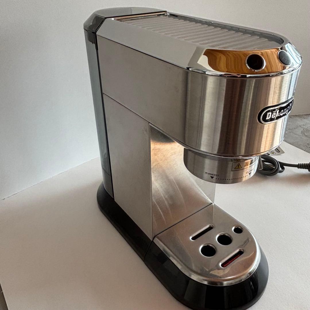 【迅速発送】デロンギ　デディカ　EC680　エスプレッソマシン　シルバー