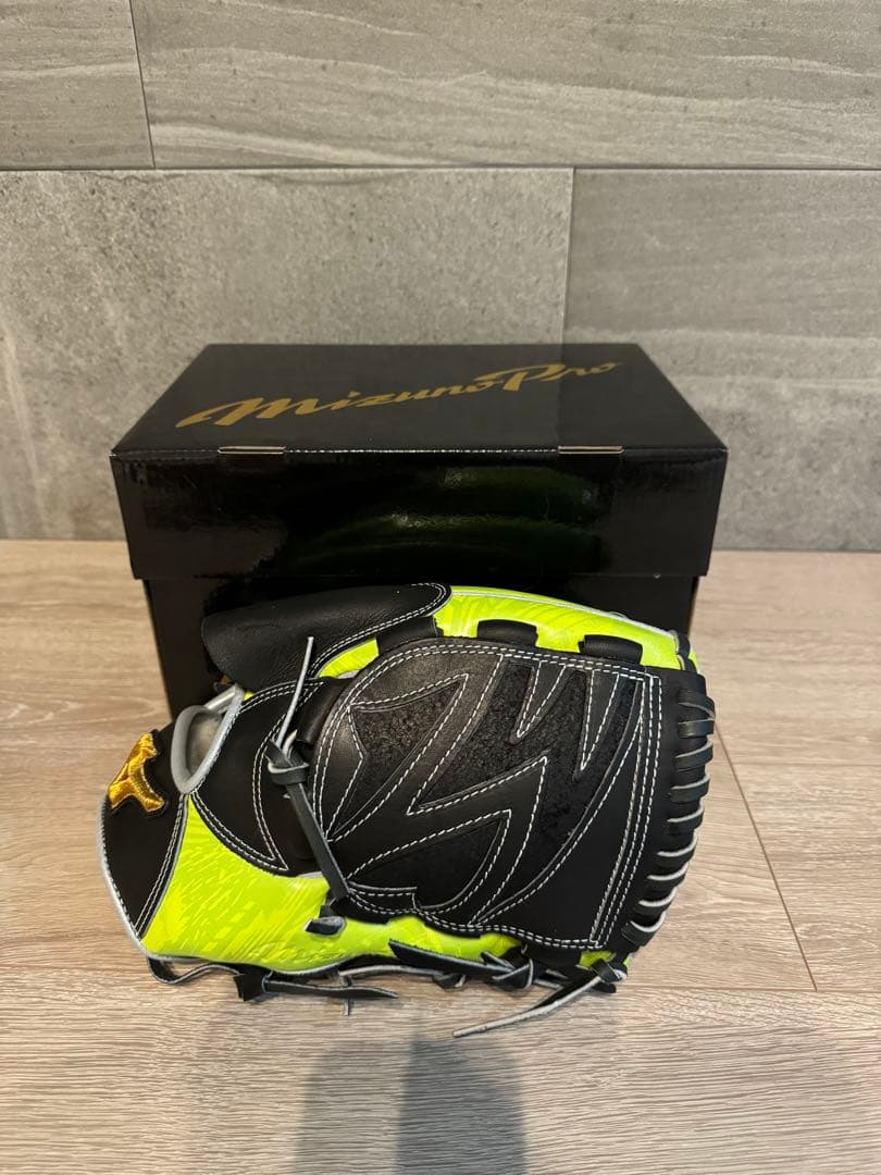 ミズノプロ　軟式用　グラブ　グローブ　投手用　定価44,000円　限定品