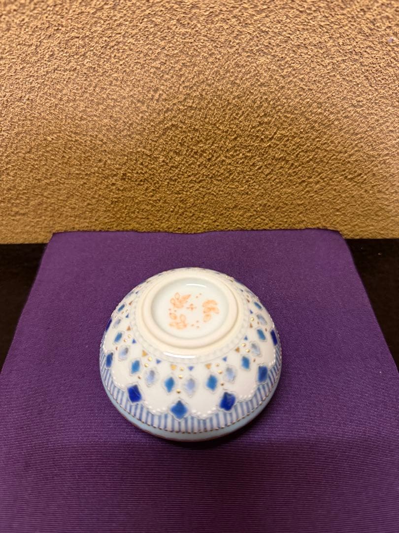 九谷焼　早助千晴　つばめ　蓋物　共箱