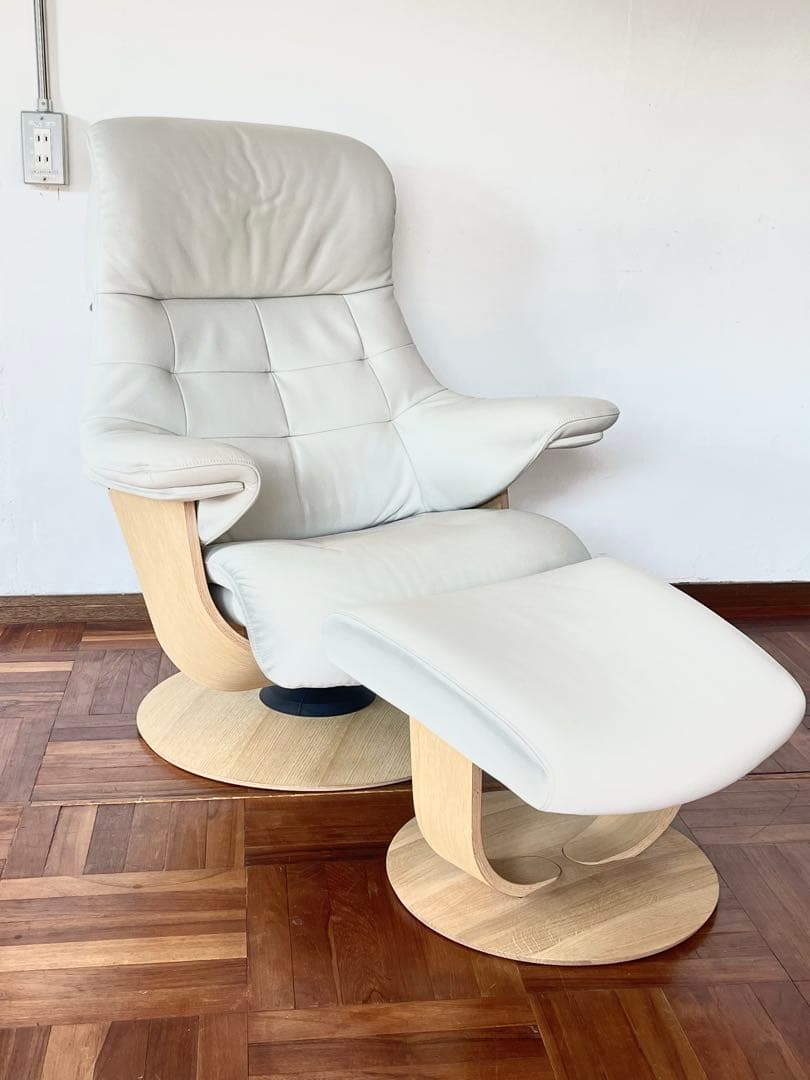 カリモク THE FIRST ザ ファースト リクライニング チェア オットマン