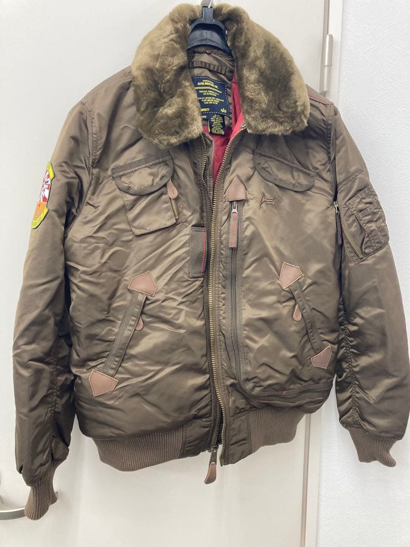 【美品✨】 ALPHA INDUSTRIESジャケット　激レア　希少　早い者勝ち