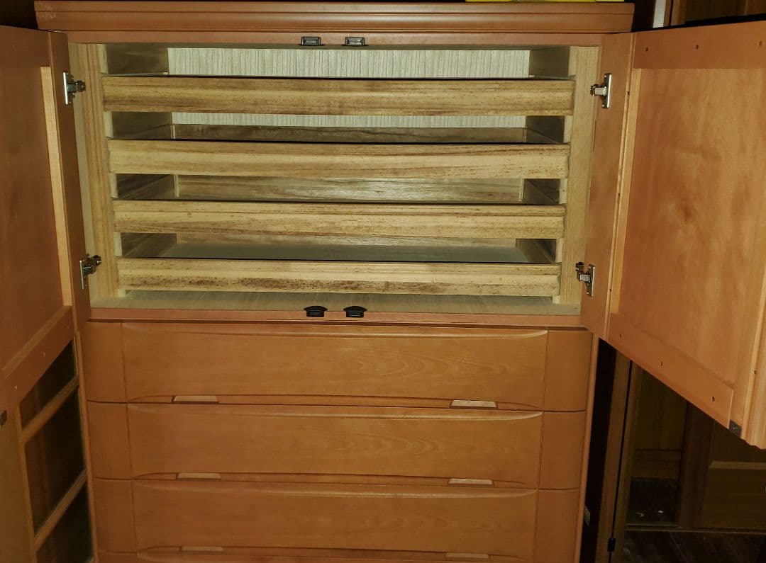 桐箪笥 和服 着物 衣裳　無垢材　旭川特撰(特選)