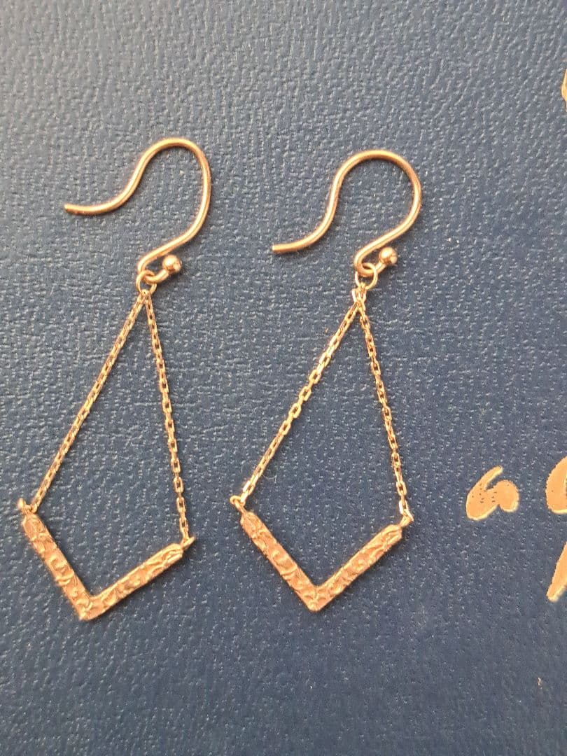 し*ま様 アガット　2014オータムコレクション　揺れるピアス