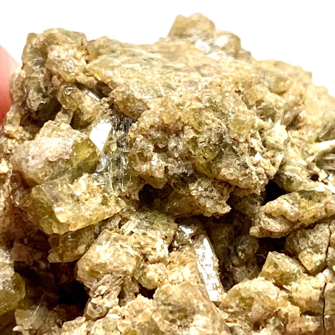 ウルトラレア！光沢あるゾイサイト結晶たち285ct