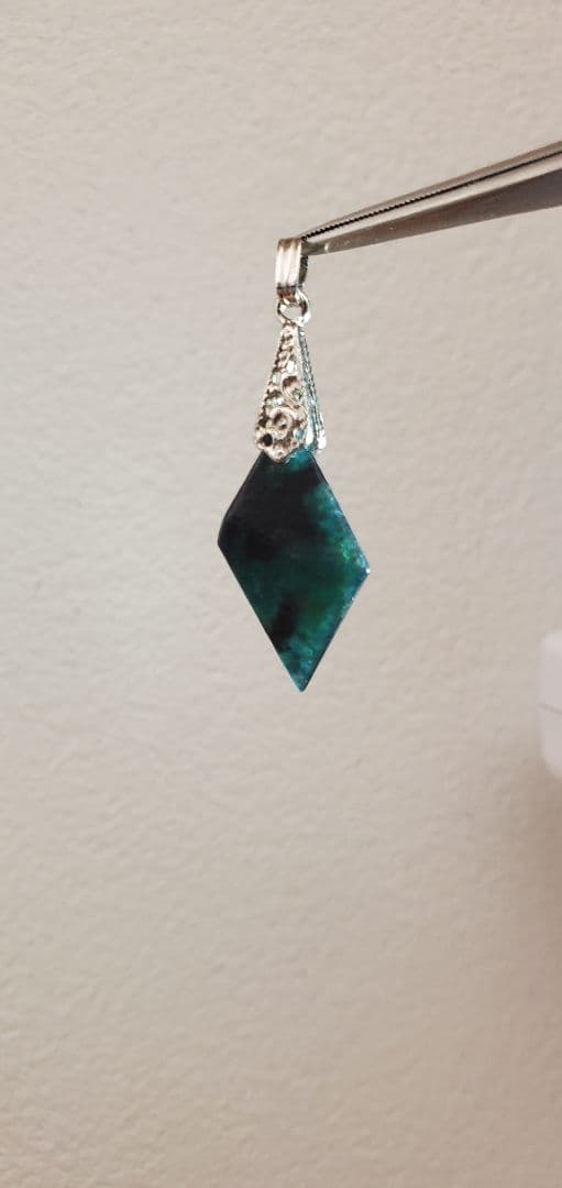 糸魚川翡翠 入りコン沢 茄子紺 ペンダントトップ