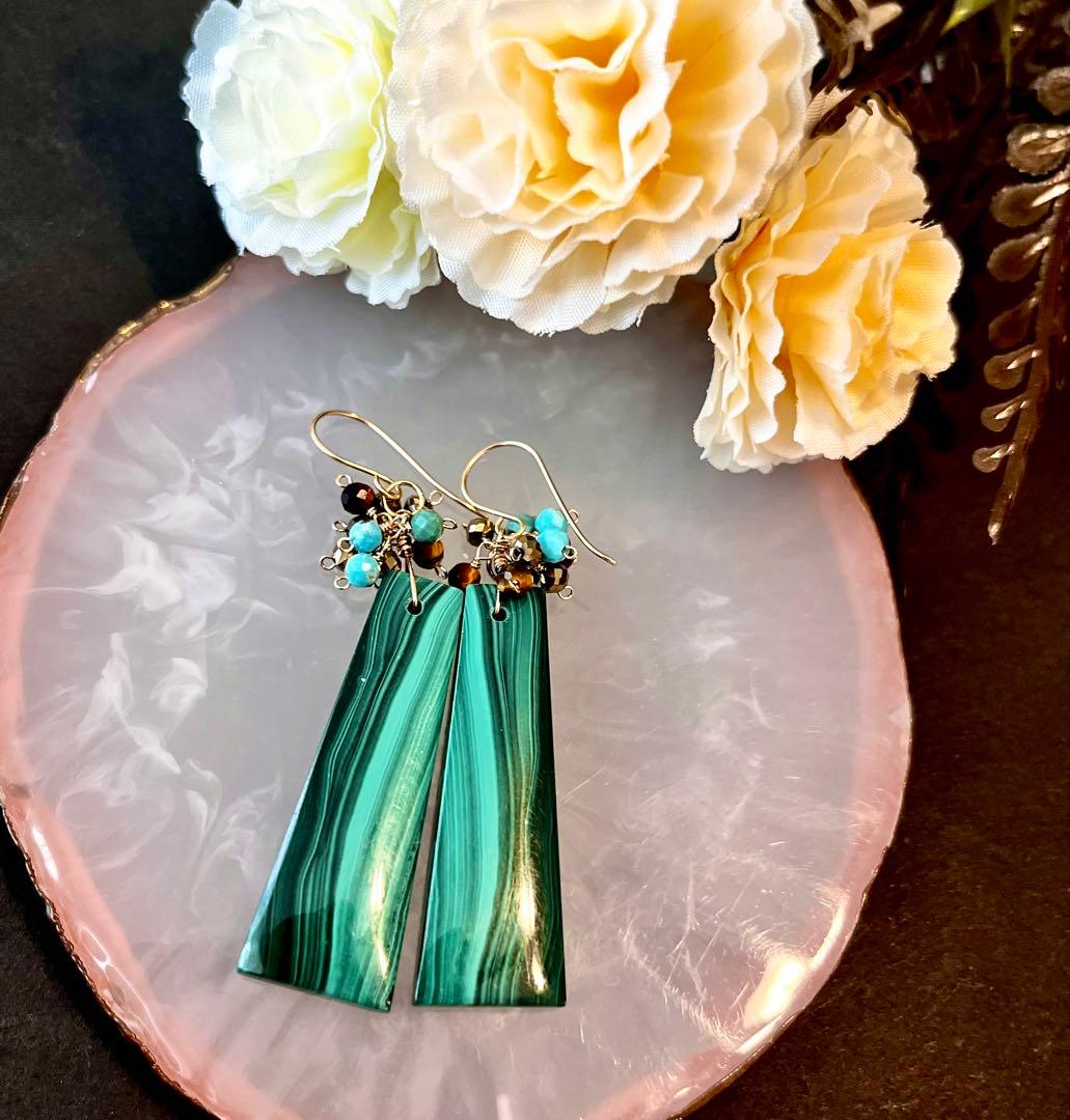 14kgfマラカイトのロングピアスです