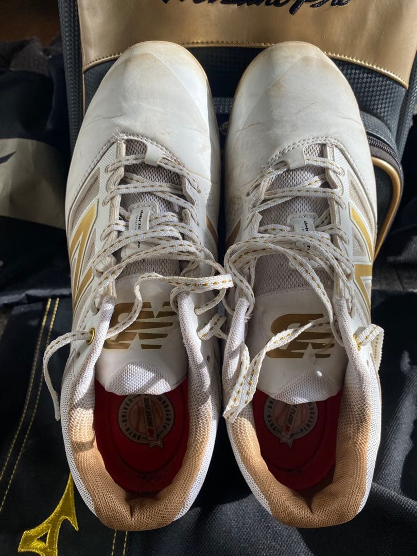 New Balance 野球スパイクシューズ ホワイト/ゴールド　サイズ28