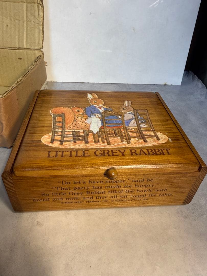 リトルグレイラビット 木製オルゴール Sankyo 日本製 箱付　昭和レトロ