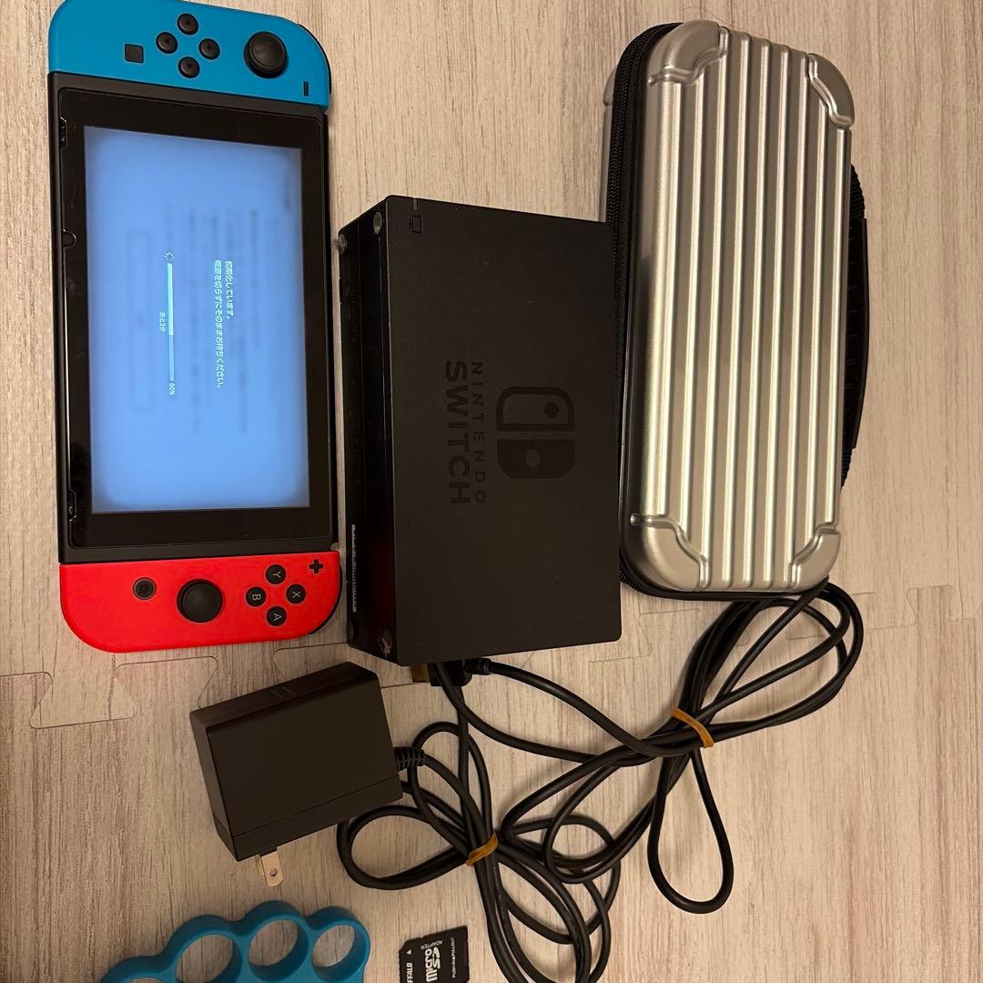 d*2様 Nintendo Switch 本体+周辺機器+カセット４種類