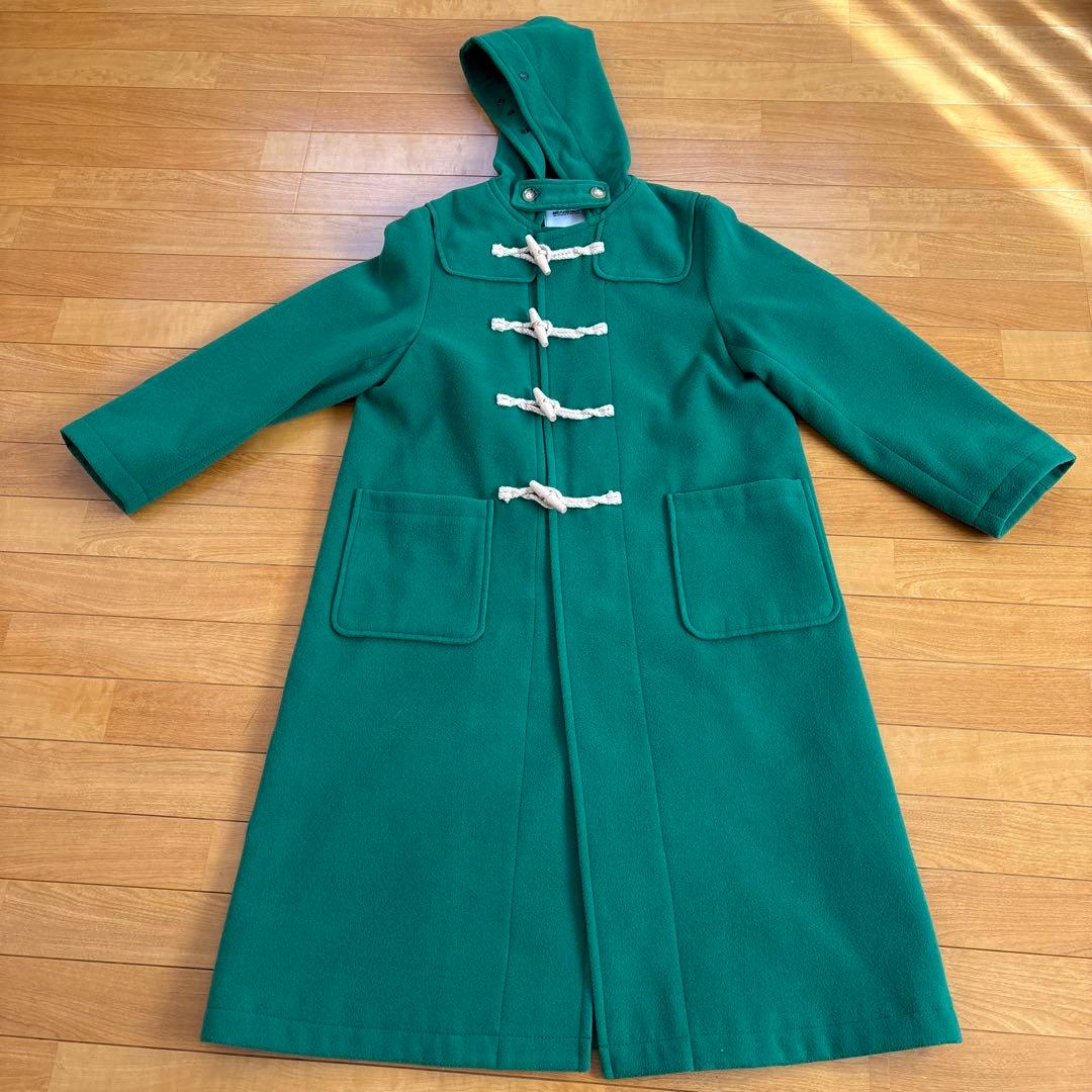 フード付き緑色ダッフルコート