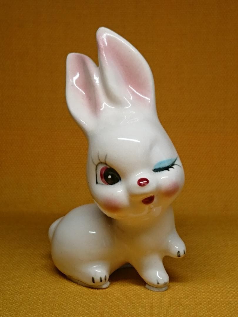 【美品】ウサギ　兎　白兎　陶器　置物　インテリア　工芸品　美術品　A1069