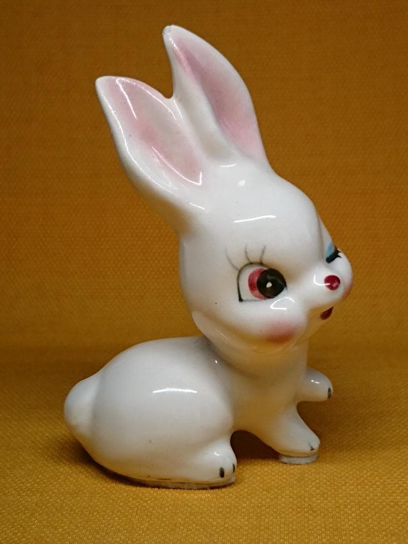 【美品】ウサギ　兎　白兎　陶器　置物　インテリア　工芸品　美術品　A1069