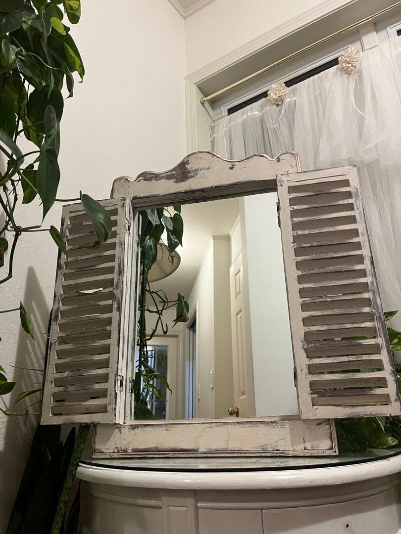 ウォールミラー シャビー 扉タイプ 白系