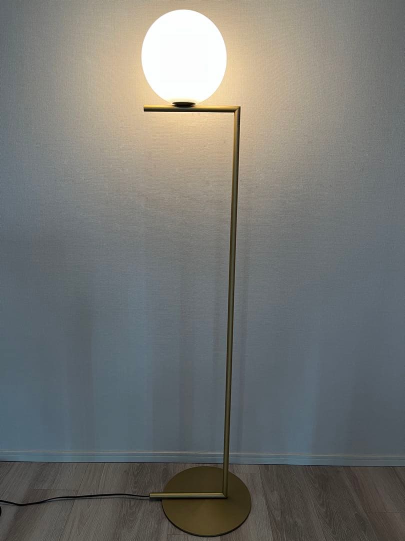 FLOS（フロス）ICライツ　F1ゴールド　2023年製