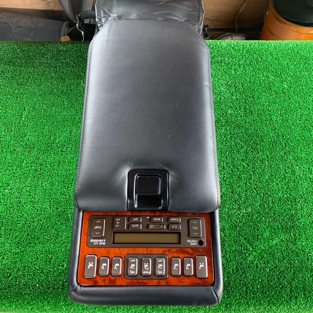 シーマくん　セルシオ　純正リアセンターコンソールスイッチ付き　中古品