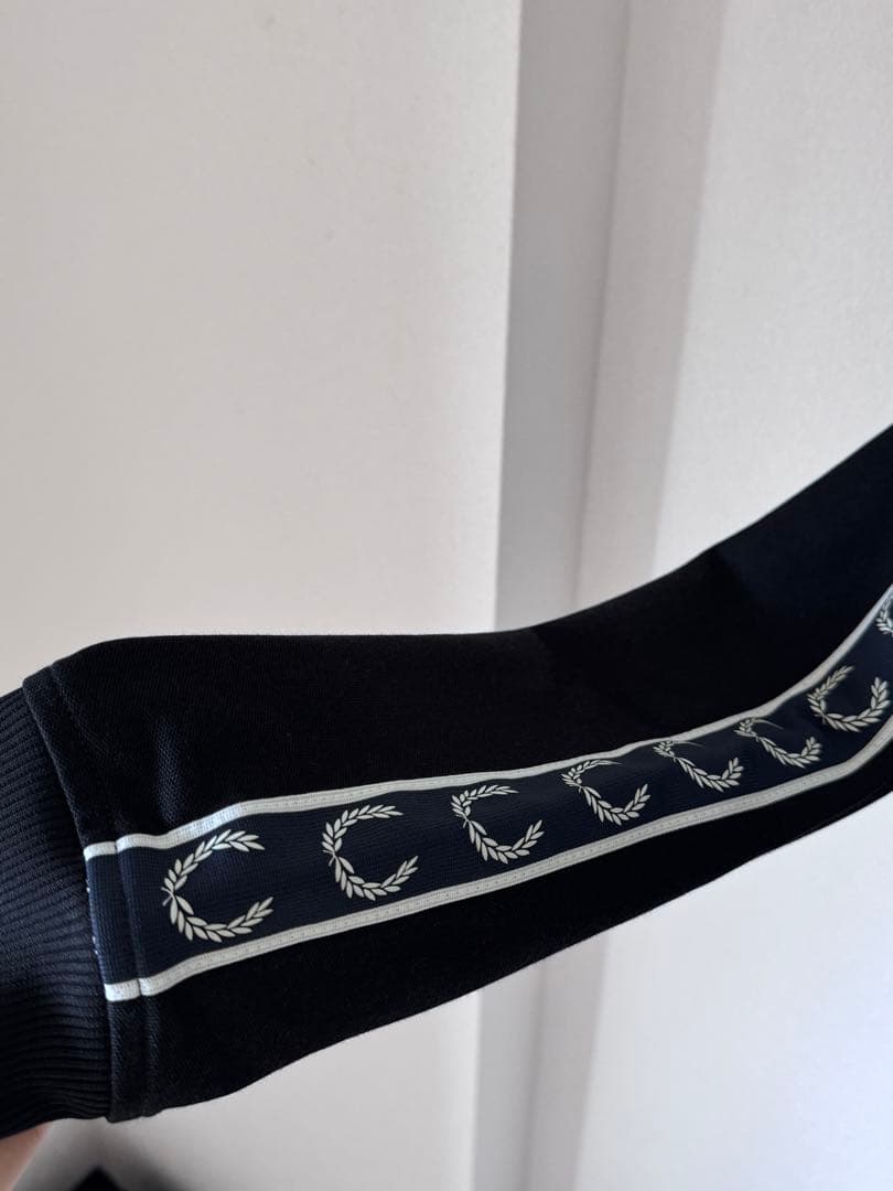 【フレッドペリー】Track Jacket 　ネイビー　 Sサイズ