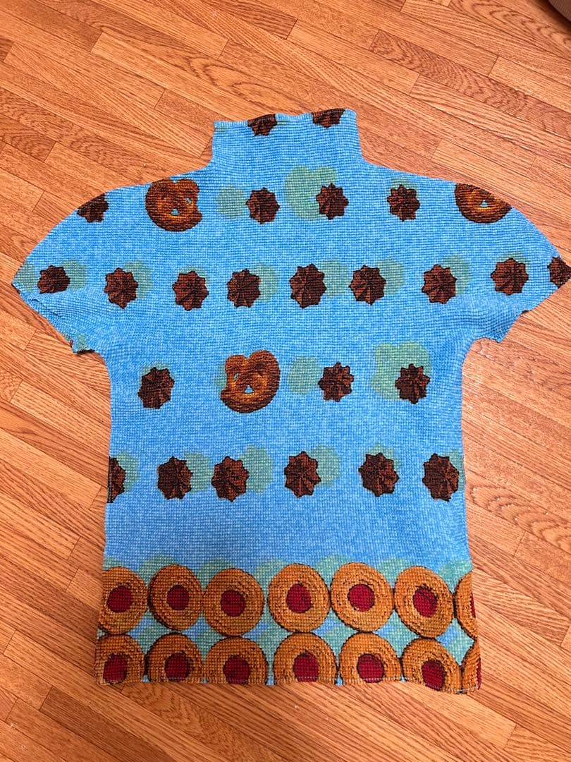 【美品】T.) ISSEY MIYAKE クッキー柄半袖