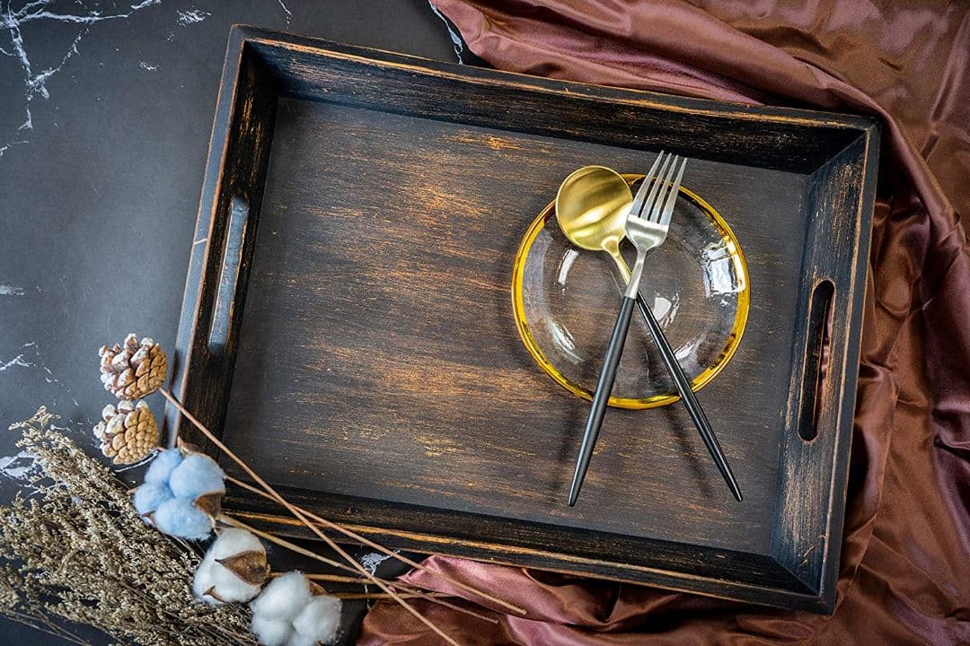 実用的な多机能テーブル、十分なスペースがあるコーヒーテーブル。3軒