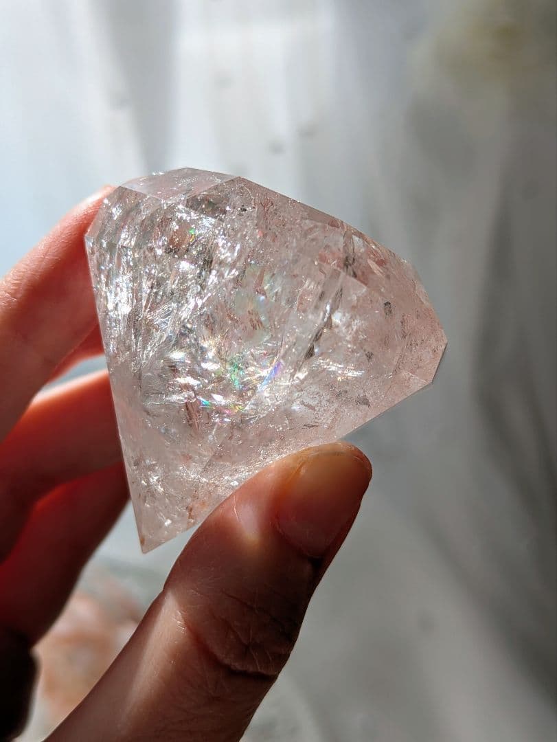 ♡ピンクアゼツライト（通称） ピンククリアクォーツ♡　 ダイヤカット　虹