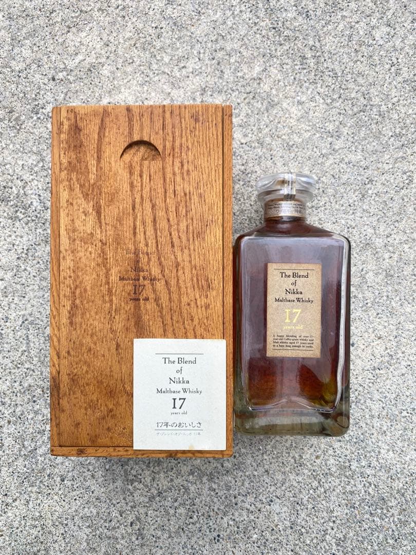 特級　ザ・ブレンド・オブ・ニッカ 17年 木箱、冊子、外箱付