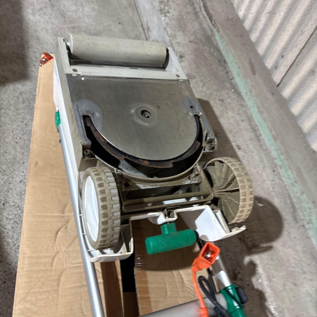 MLM2300　マキタ　芝刈機　2021年製