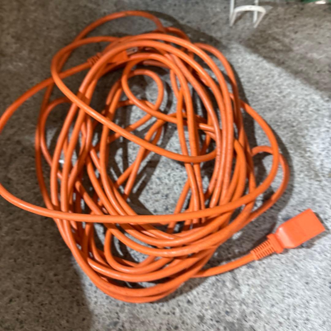 MLM2300　マキタ　芝刈機　2021年製