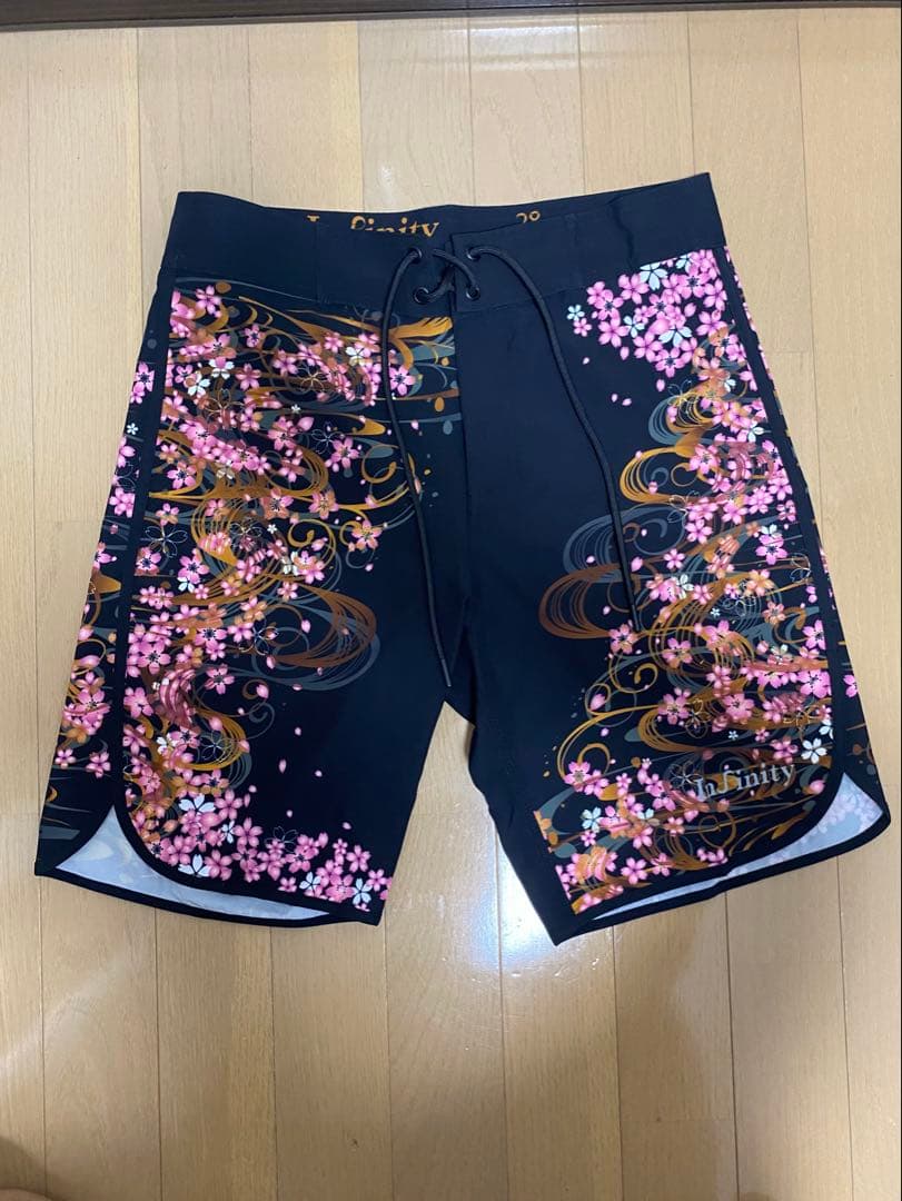 Infinity インフィニティ　ステージショーツ　サーフパンツ28インチ　新品