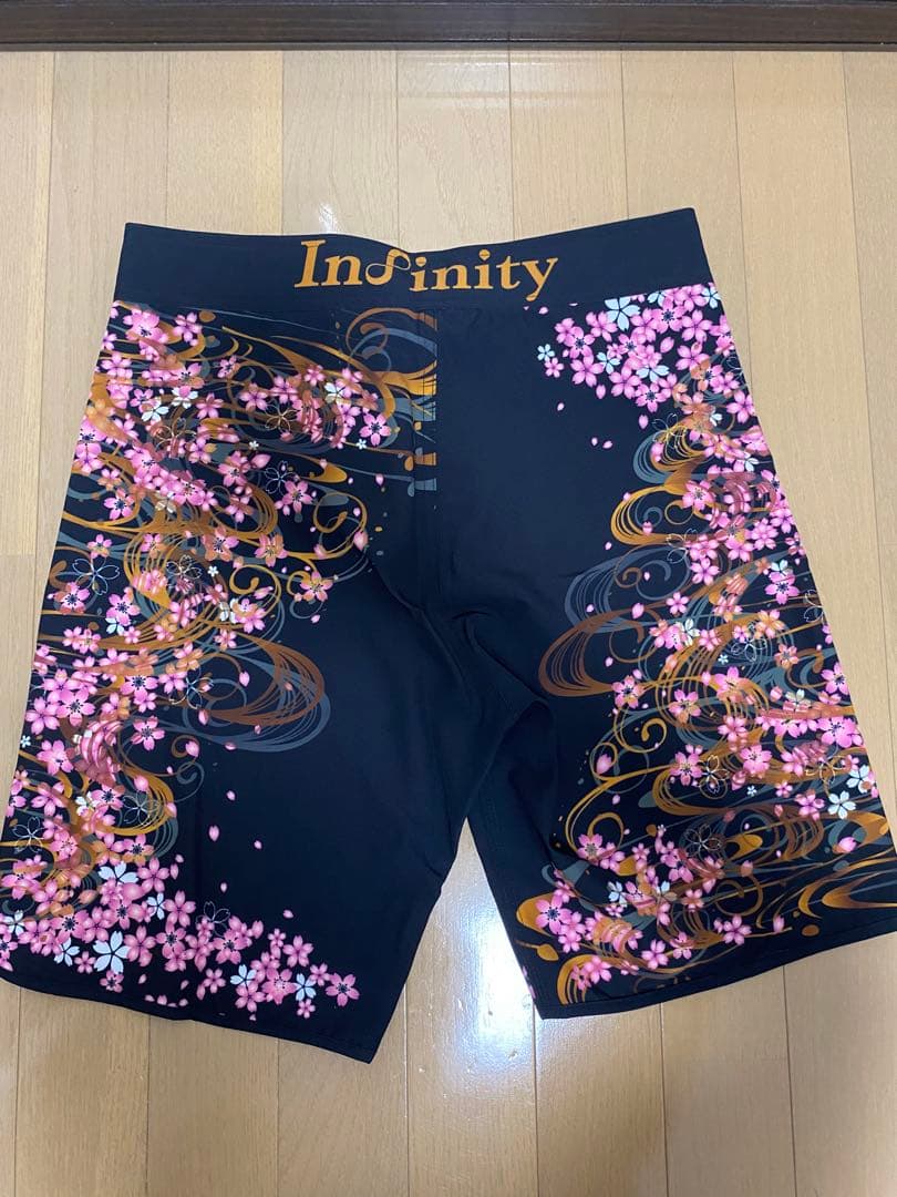Infinity インフィニティ　ステージショーツ　サーフパンツ28インチ　新品
