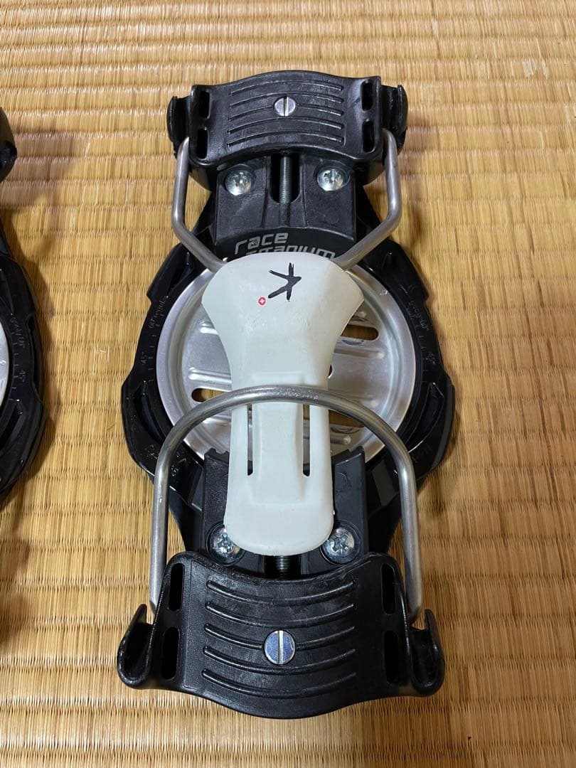 ケスラービンディング　Sサイズ　NO2