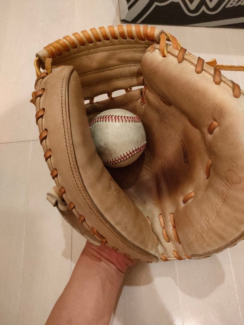 美品　硬式用グローブ