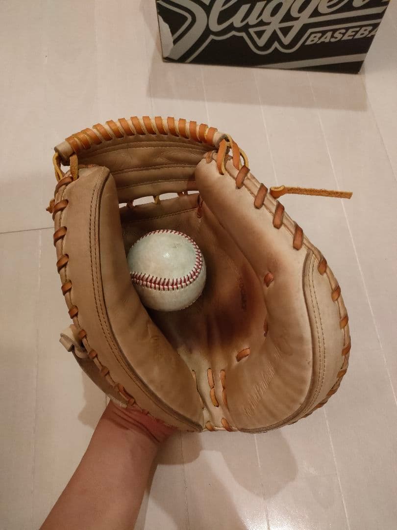 美品　硬式用グローブ