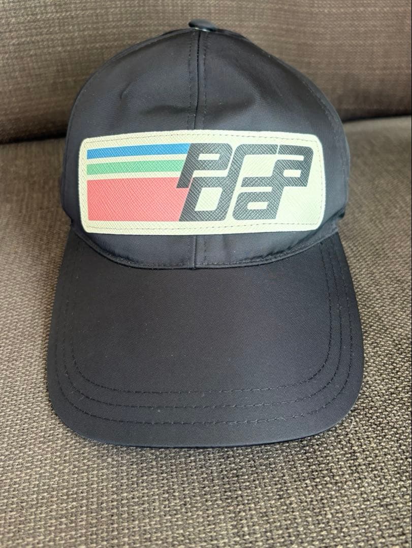 プラダ　ナイロン　キャップ　ブラック