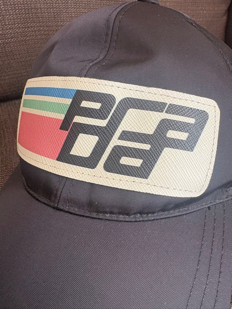 プラダ　ナイロン　キャップ　ブラック