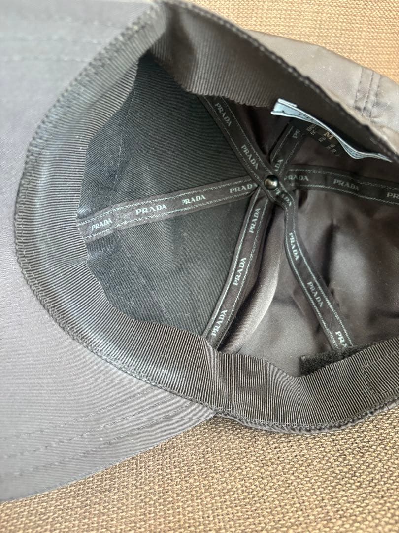 プラダ　ナイロン　キャップ　ブラック