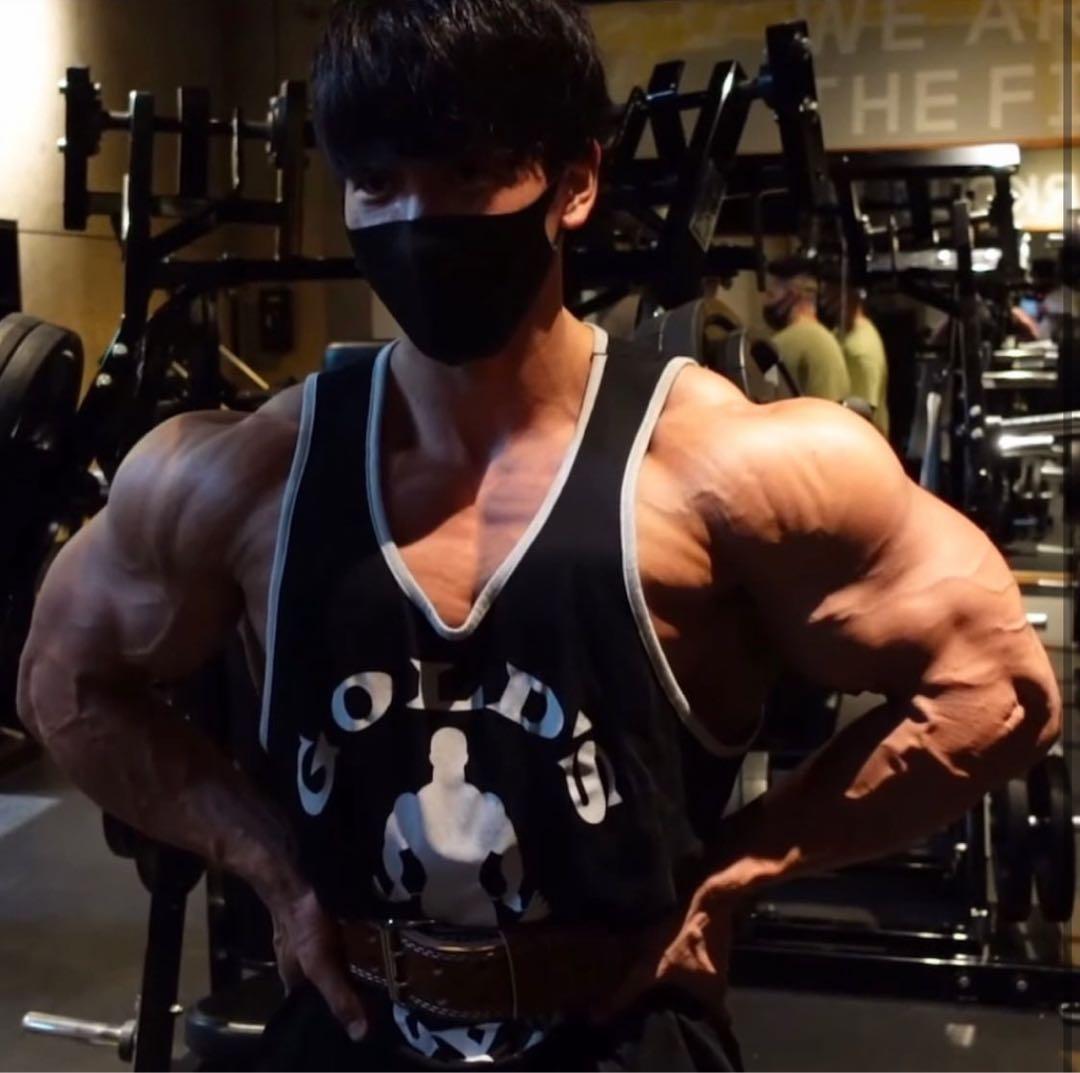 【希少】 GOLD'S GYM リンガータンクトップ Mサイズ　横川モデル