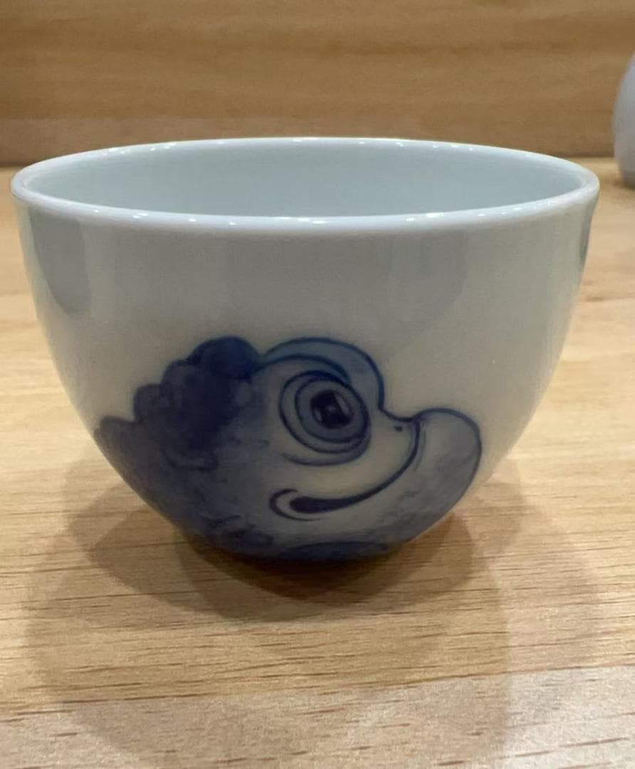 青いカエルデザインのデザートカップ