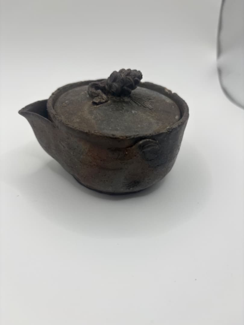 初代大饗仁堂作　松笠摘宝瓶