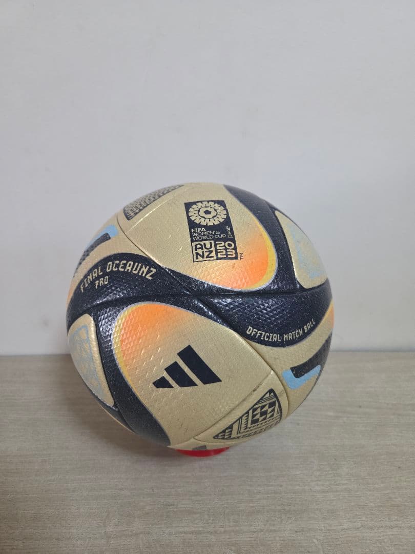 adidas FINAL OCEANZ PRO サッカーボール